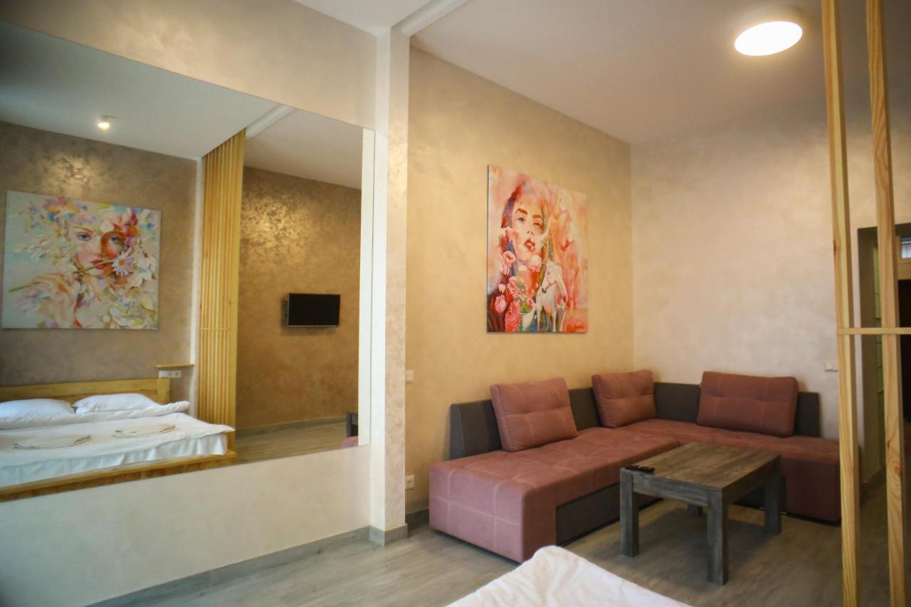 Leogrand Apartment On Drohobycha 4 Λβιβ Εξωτερικό φωτογραφία
